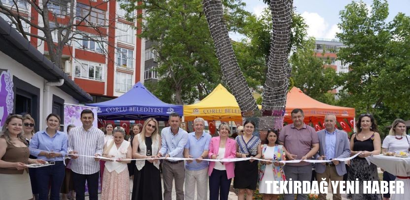 Başkan Sarıkurt`tan Menekşe Kadın Eğitim Merkezi Sergisine Tam Destek