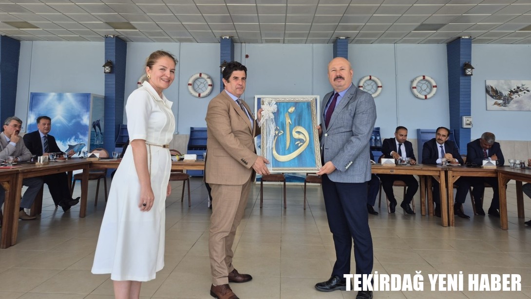 Türkiye Yüzyılı Maarif Modeli Çerçevesinde Marmaraereğlisi’nde İlçe Millî Eğitim Müdürleri Toplantısı Gerçekleştirildi