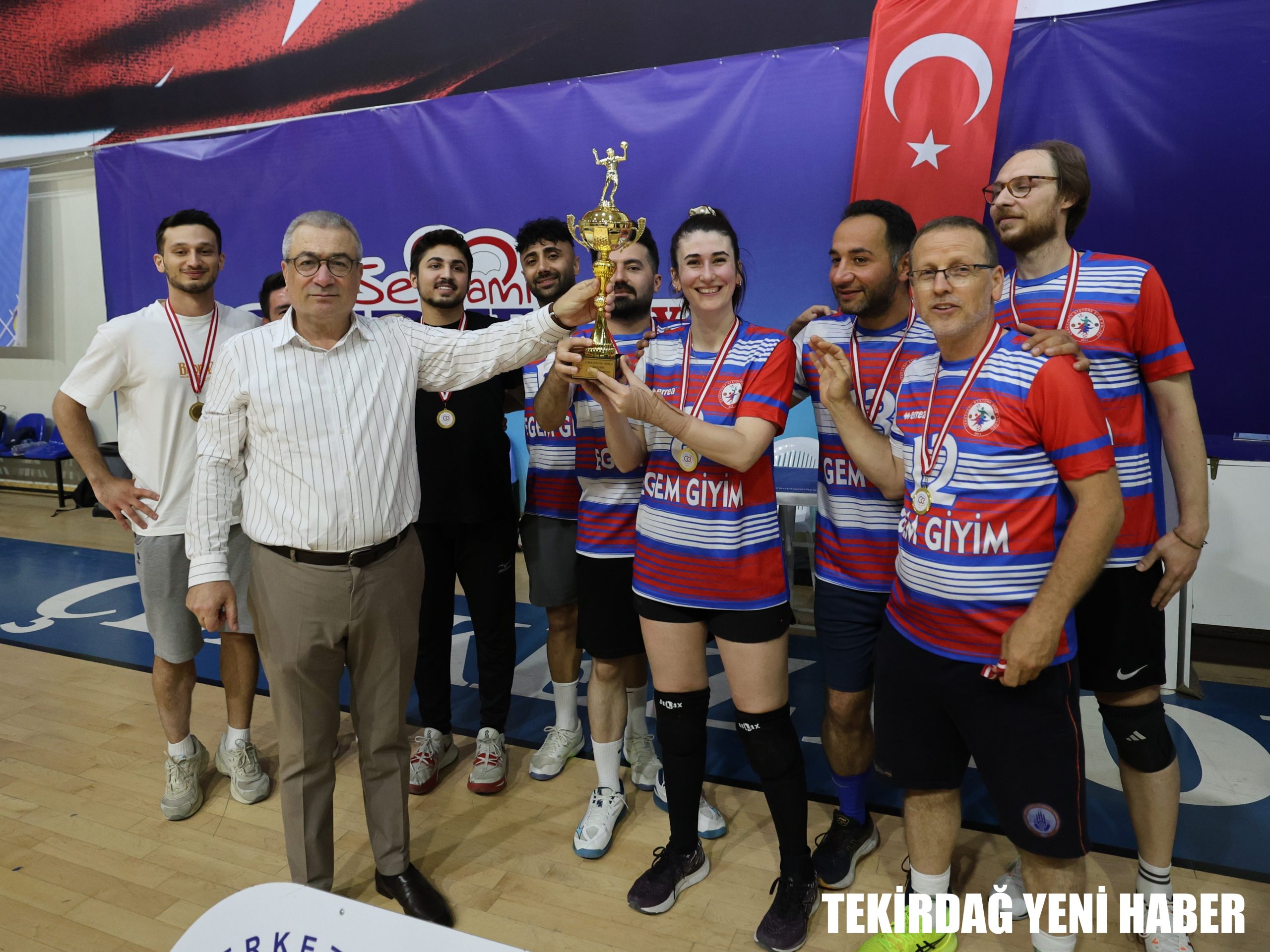VOLEYBOL TURNUVASI’NDA ŞAMPİYON MONSTER SPİKE OLDU