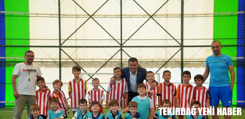 Başkan Sarıkurt, Yaz Spor Okullarının Futbol Kursunu Ziyaret Etti