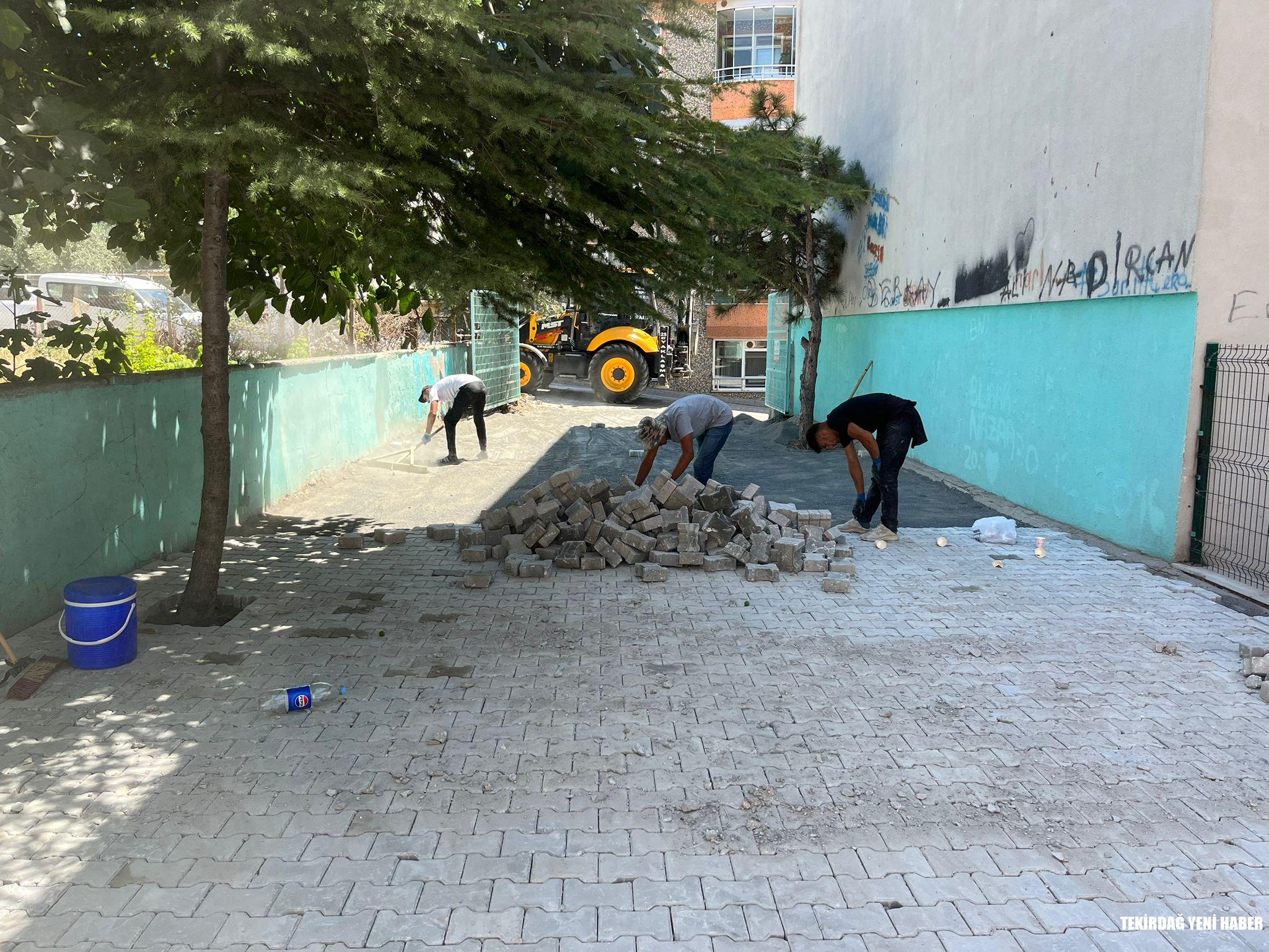 Belediye okul bahçesine duyarsız kalmadı