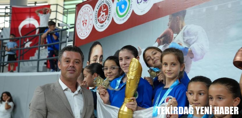 Çorlu, Türkiye Minikler Karate Şampiyonası´na Ev Sahipliği Yaptı