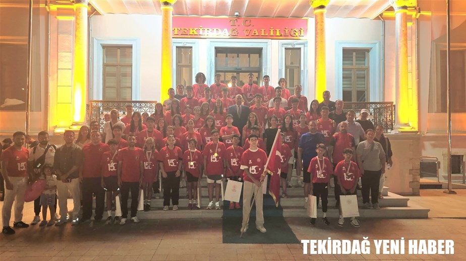 İLİMİZDE, ”15 TEMMUZ DEMOKRASİ VE MİLLİ BİRLİK GÜNÜ” DEMOKRASİNİN KAZANIMLARINDAN GERİ ADIM ATMAMANIN SEVİNCİYLE KUTLANDI.