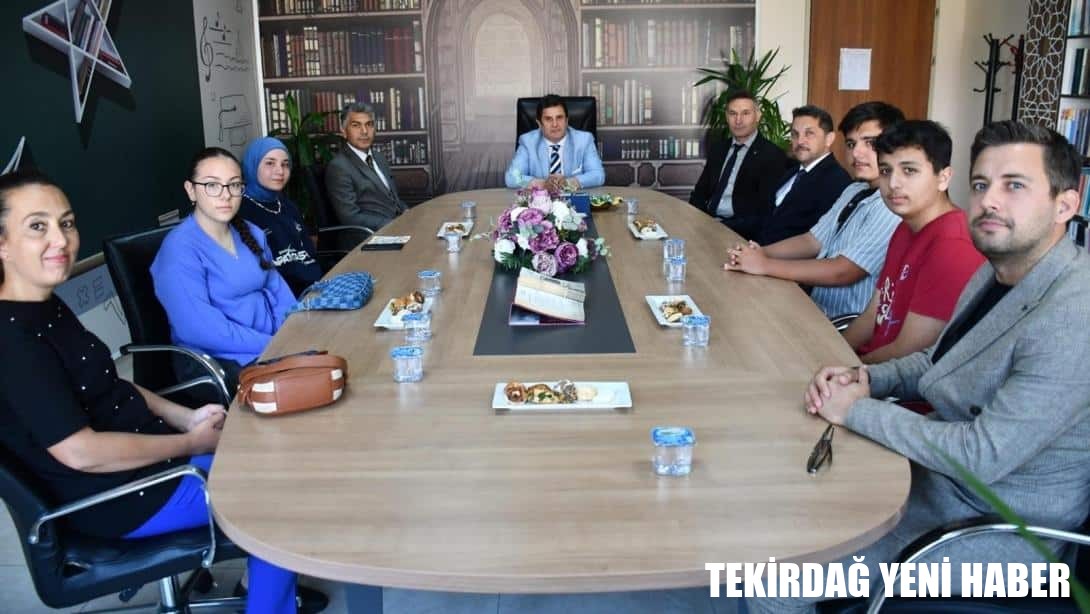 Maziden Atiye Kampından Dönen Öğrencilerden İl Millî Eğitim Müdürü Dr. Abdülaziz Yeniyol’a Ziyaret