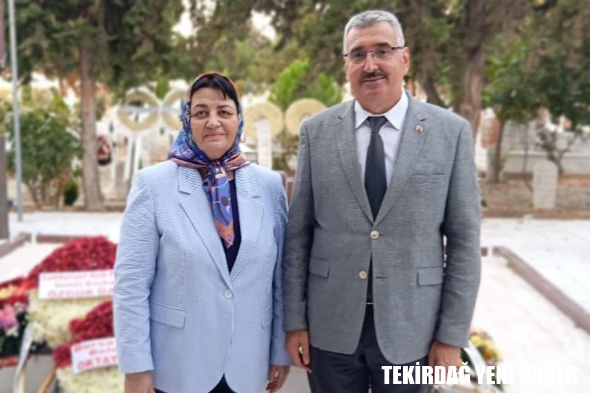REKTÖRÜ PROF. DR. MÜMİN ŞAHİN, GÜMÜLCİNE’DE DÜZENLENEN DR. SADIK AHMET’İN VEFATININ 30. YILI ANMA ETKİNLİKLERİNE KATILDI