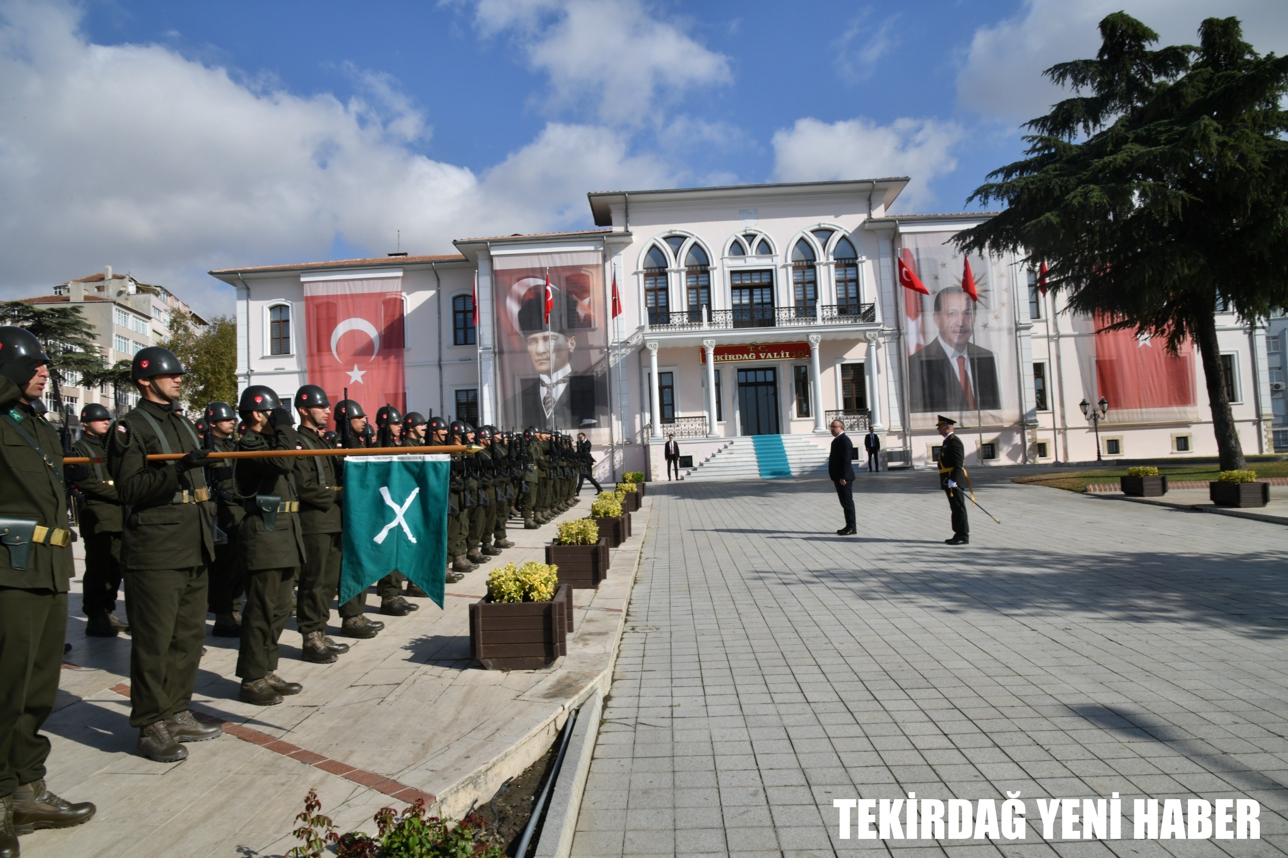 30 Ağustos Zafer Bayramı Münasebetiyle Atatürk Anıtı’na Çelenk Sunuldu