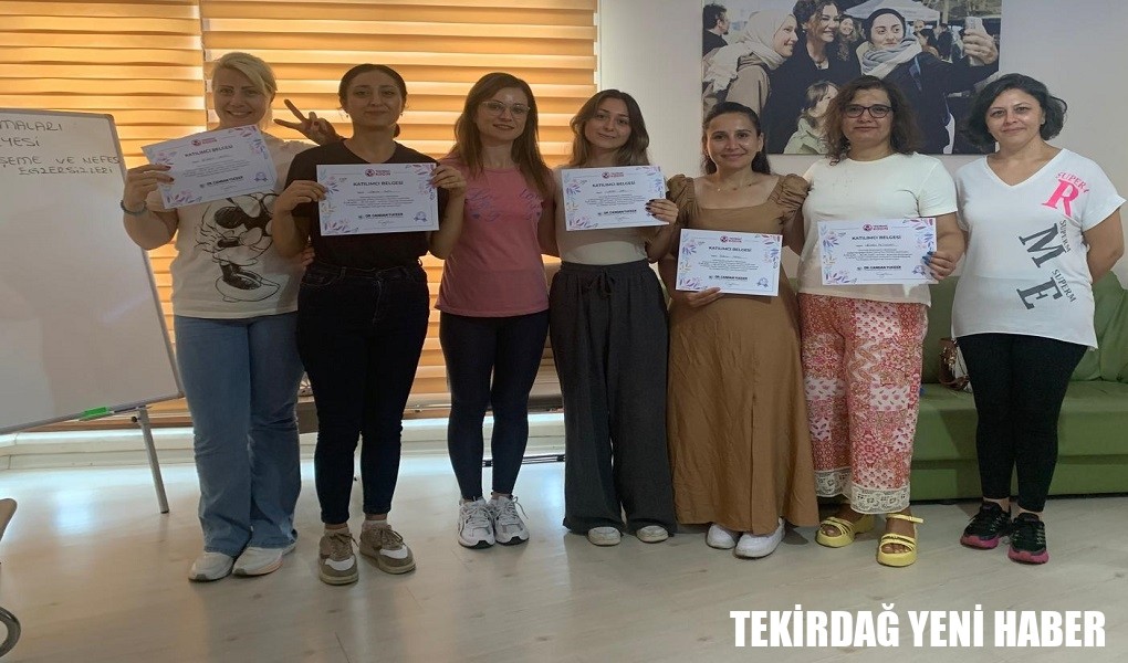 ‘KADINLARLA BİRLİKTE GÜÇLENİYORUZ ATÖLYESİ’NDE DAYANIŞMA VE UMUT BULUŞTU