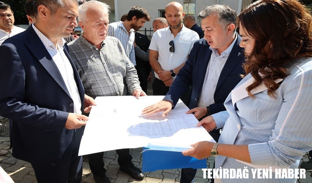SÜLEYMANPAŞA’DA ANİ BASTIRAN YAĞIŞ SONRASI BÜYÜKŞEHİR VE TESKİ EKİPLERİ SEFERBER OLDU