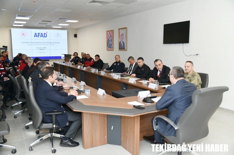 AFAD akredite ekipler ile enkazda arama-kurtarma eğitimi almış ekiplerin görev alacakları bölgelerin belirlenmesi amacıyla toplantı düzenlendi. 