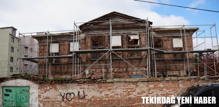 Başkan Sarıkurt, Ziya Bey Konağı`ndaki Restorasyon Çalışmalarını İnceledi
