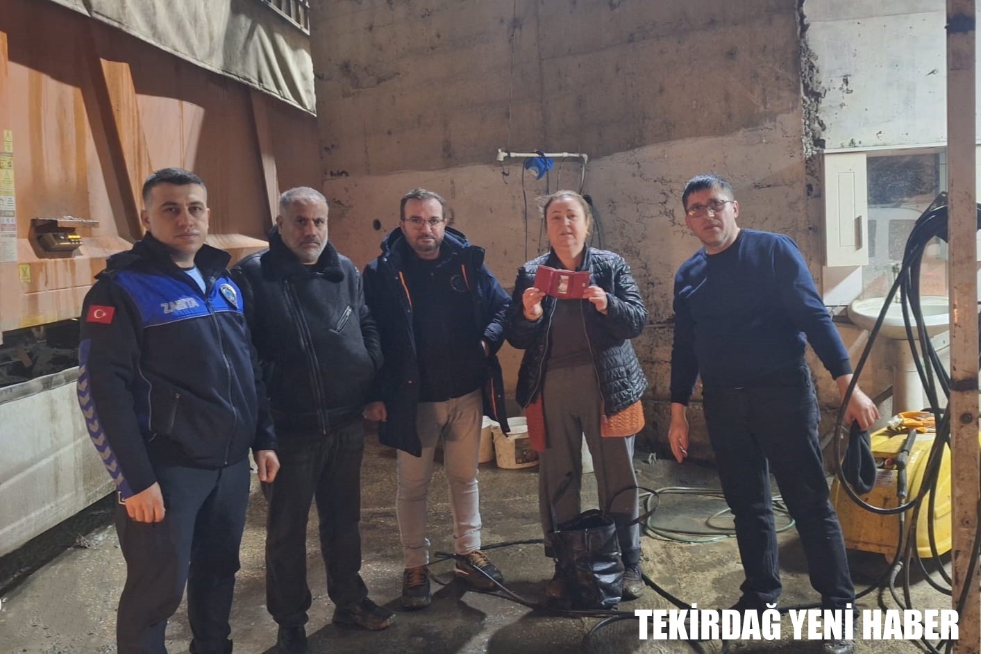 Çöpe Atılan Cüzdanı Süleymanpaşa Belediyesi Personeli Buldu