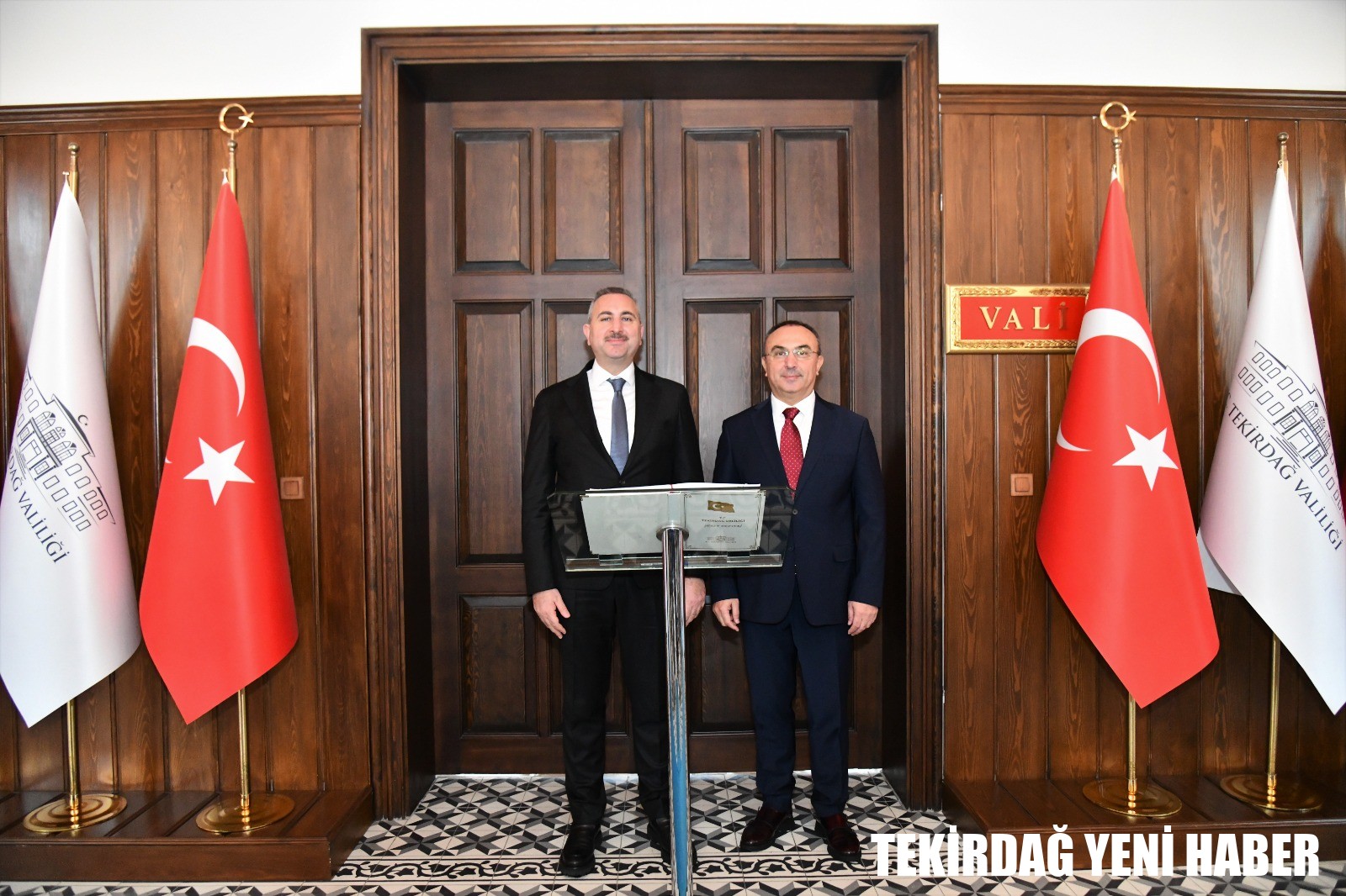 Eski Bakan Abdulhamit Gül Vali Soytürk’ü Ziyaret Etti