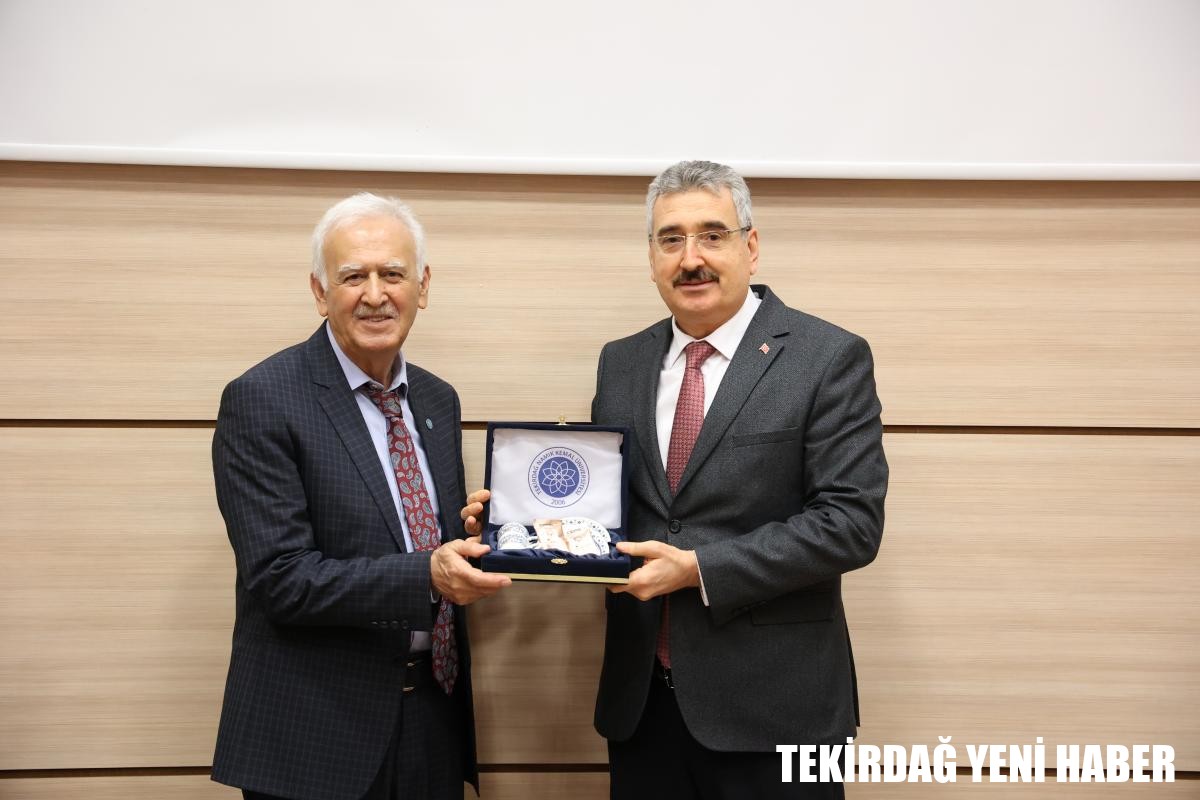 Prof. Dr. Mahmut Ergüt İçin Fen-Edebiyat Fakültesinde Emeklilik Töreni Düzenlendi