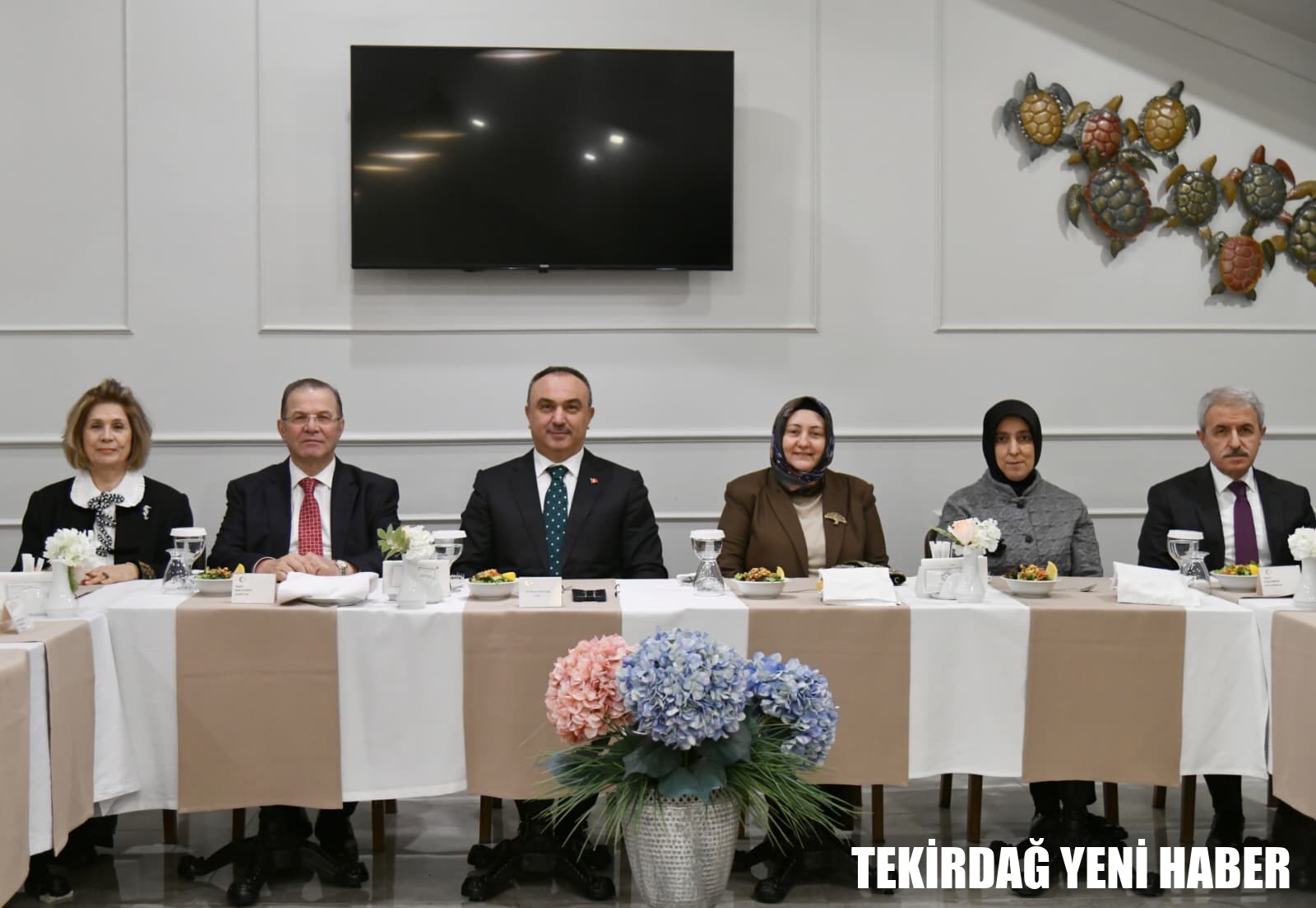 Vali Soytürk’ten İdareciler Günü Yemeği