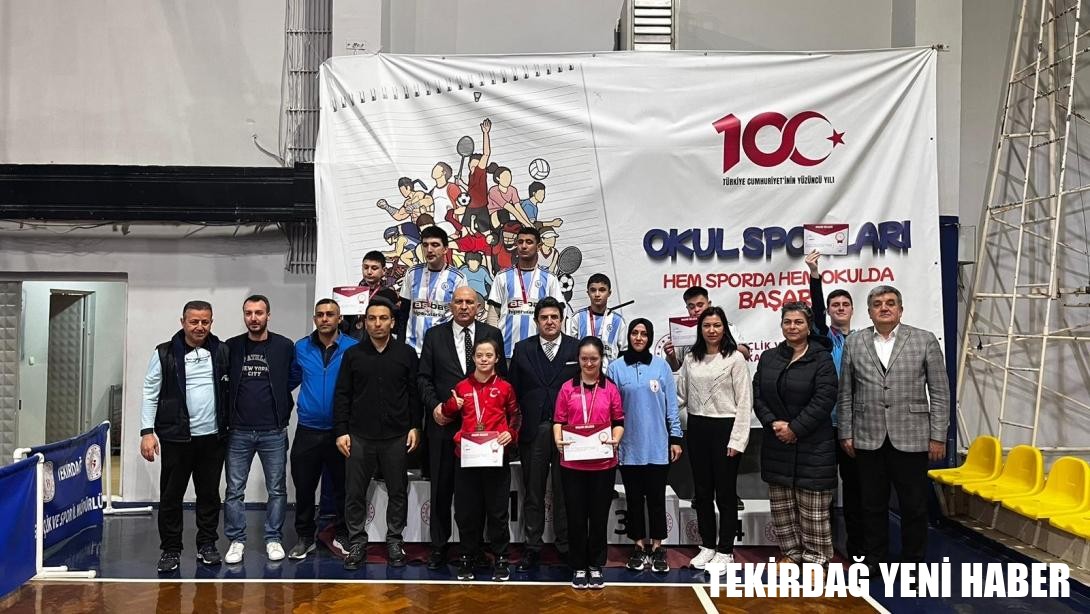 İl Millî Eğitim Müdürü Dr. Aziz Yeniyol, Okul Sporları Özel Sporcular Masa Tenisi Ödül Törenine Katıldı