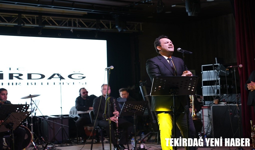 KAPAKLI’DA NEŞET ERTAŞ TÜRKÜLERİYLE UNUTULMAZ GECE