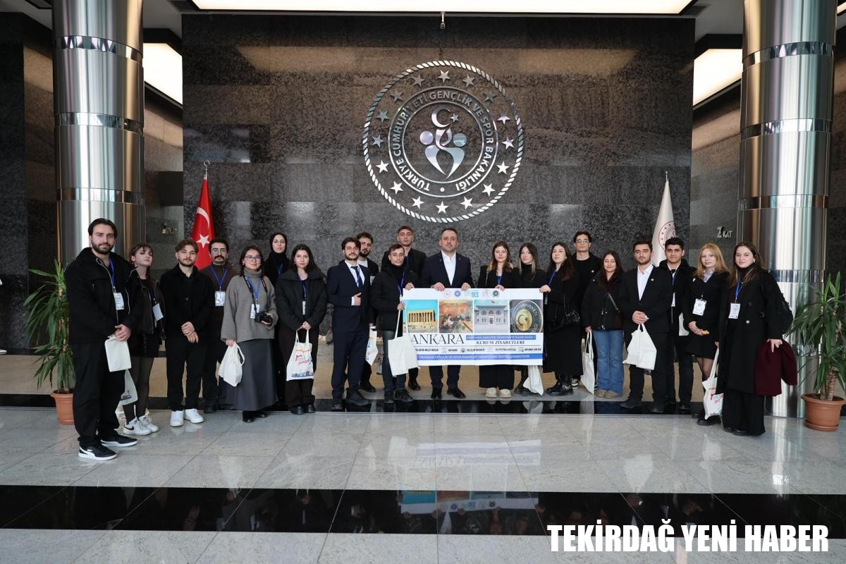 ÜNİVERSİTE ÖĞRENCİ TOPLULUKLARI İŞ BİRLİĞİ VE DESTEK PROGRAMI (ÜNİDES) KAPSAMINDA ANKARA DİPLOMASİSİ ZİRVESİ TAMAMLANDI