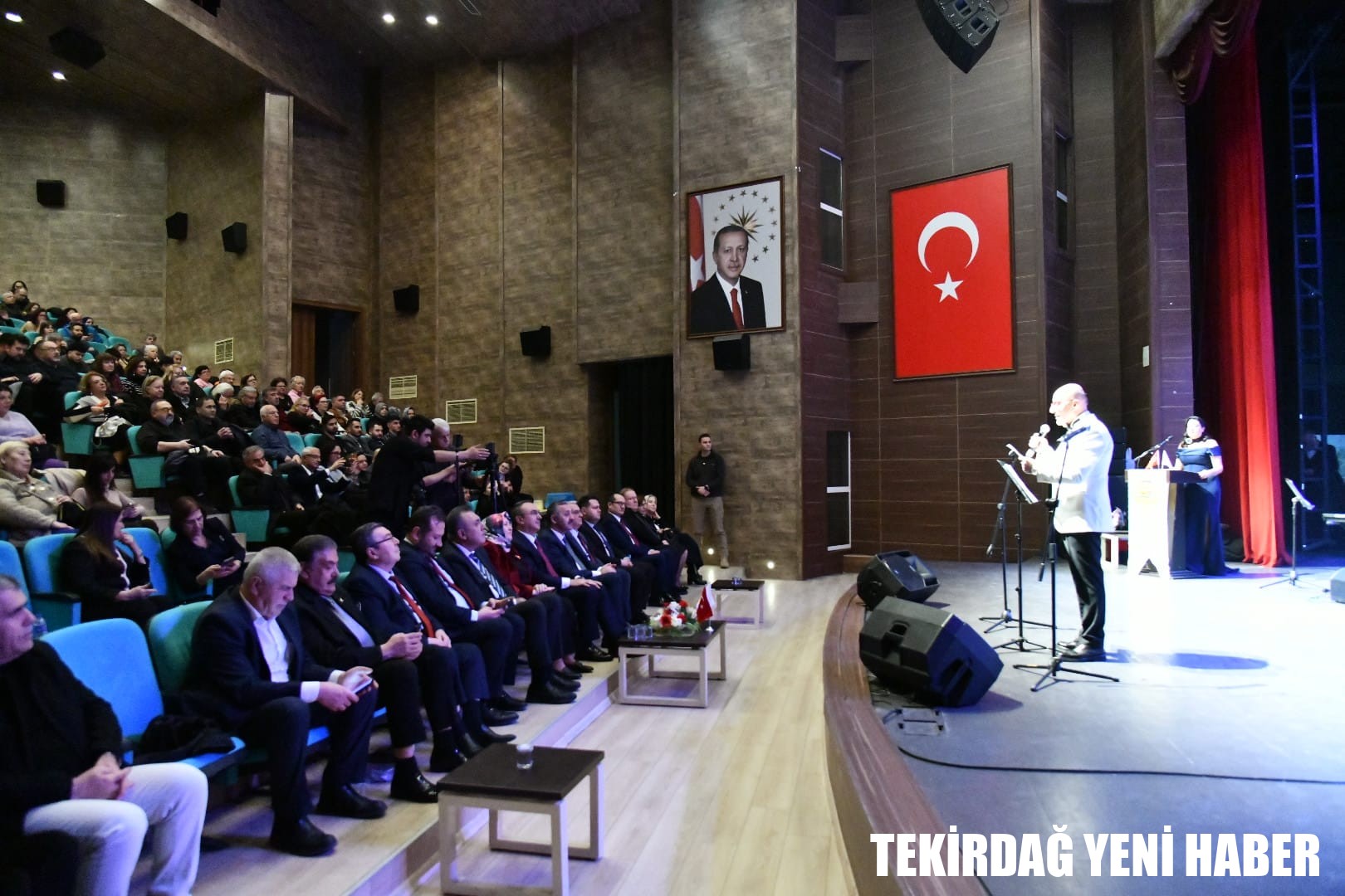 Vali Soytürk ve Eşi Nurdan Soytürk 6 Şubat Anma ve Dayanışma Konseri’ne Katıldı