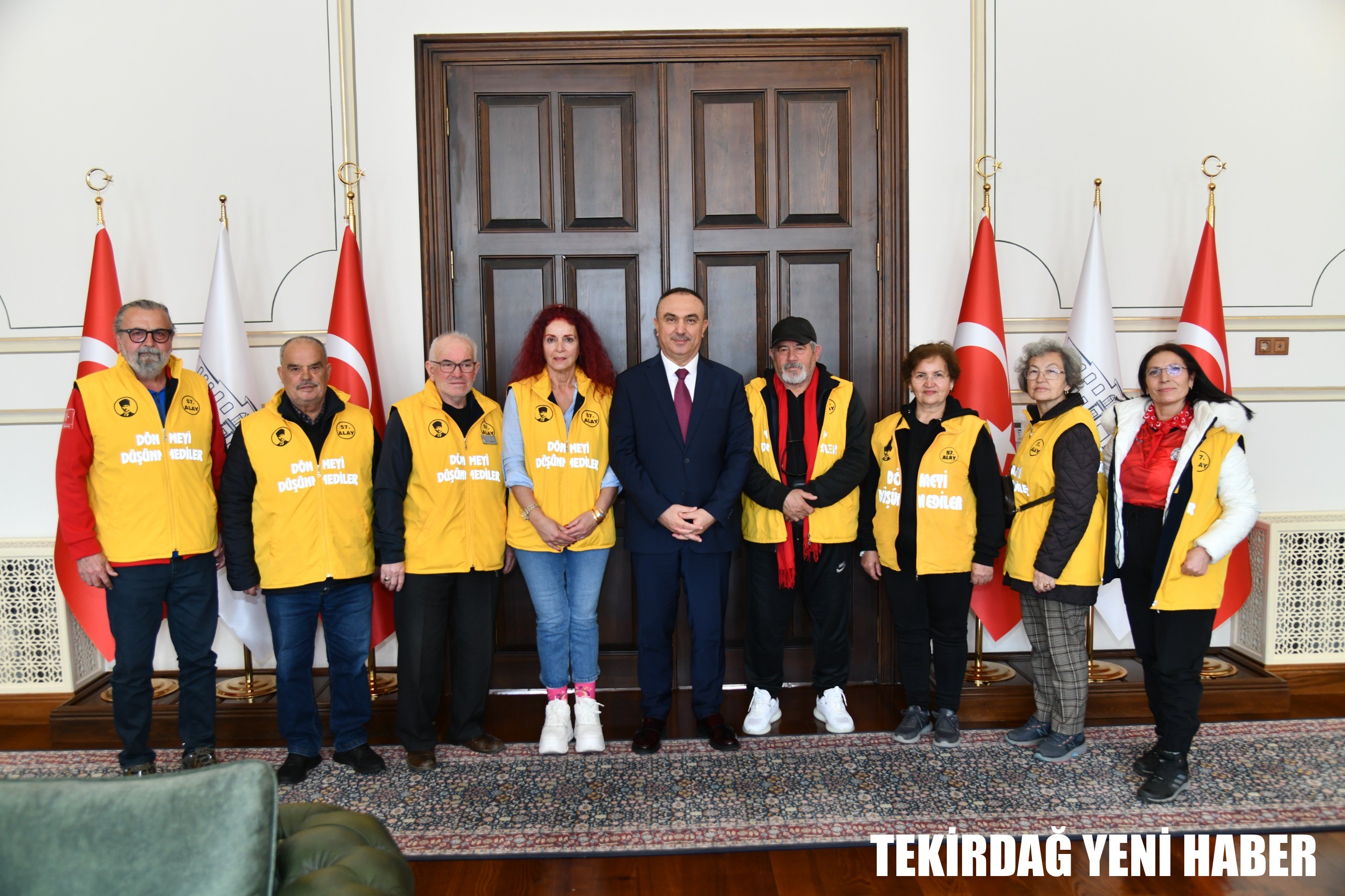 57. Alayı Yaşatma ve Araştırma Gönülleri Derneği Başkan ve Yönetim Kurulu Üyeleri Vali Soytürk’ü Ziyaret Etti