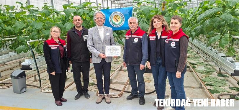 Entegre ve Kontrollü Ürün Yönetimi (EKÜY) Kapsamında Laboratuvar Sonucu Temiz Çıkan Üreticiye Sertifika ve Logo Teslim Edildi