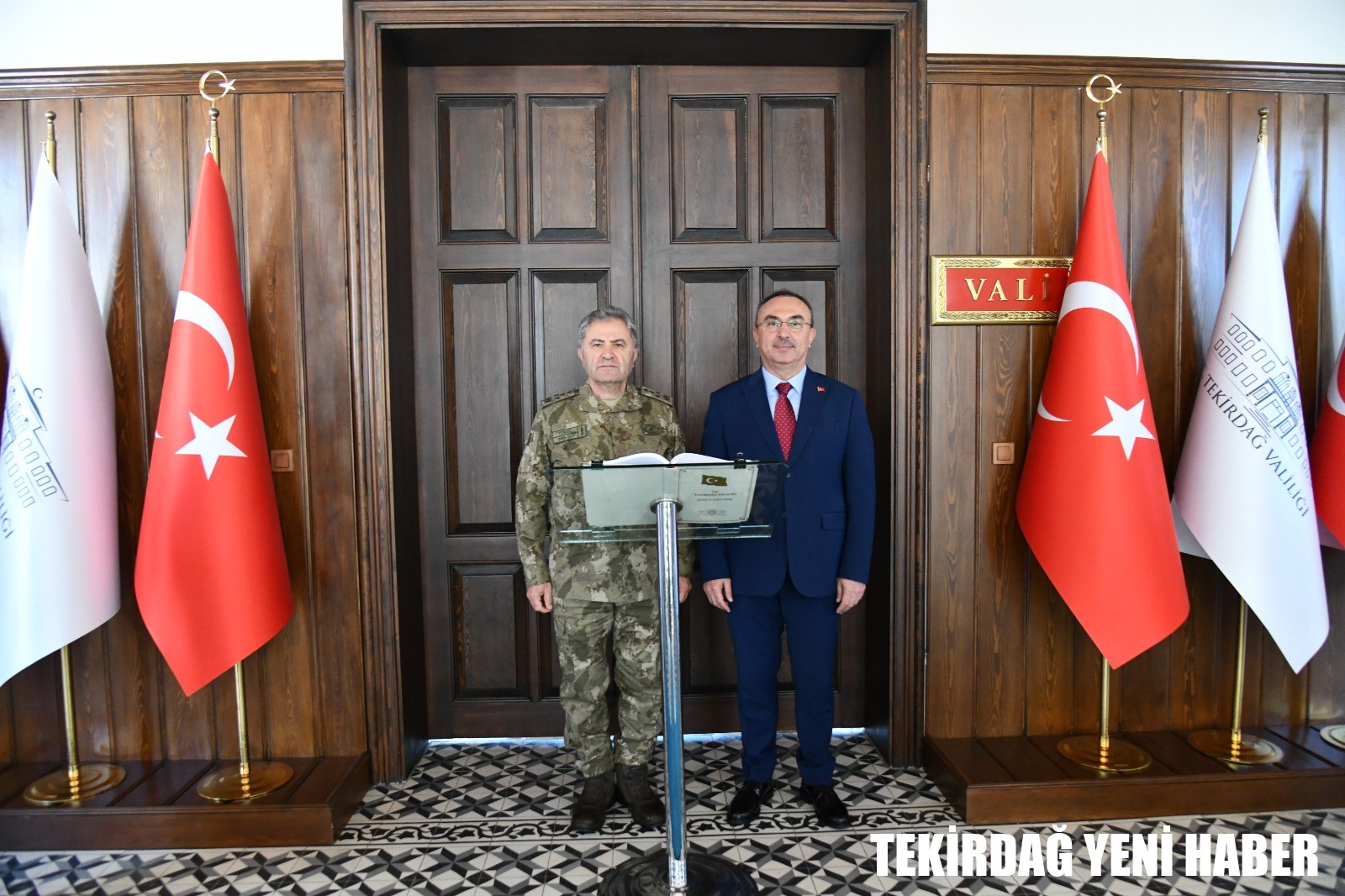 Kara Kuvvetleri Komutanı Tokel Vali Soytürk’ü Ziyaret Etti