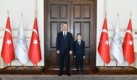 23 Nisan Ulusal Egemenlik ve Çocuk Bayramı’nda Deniz Koşar Temsili Vali Oldu