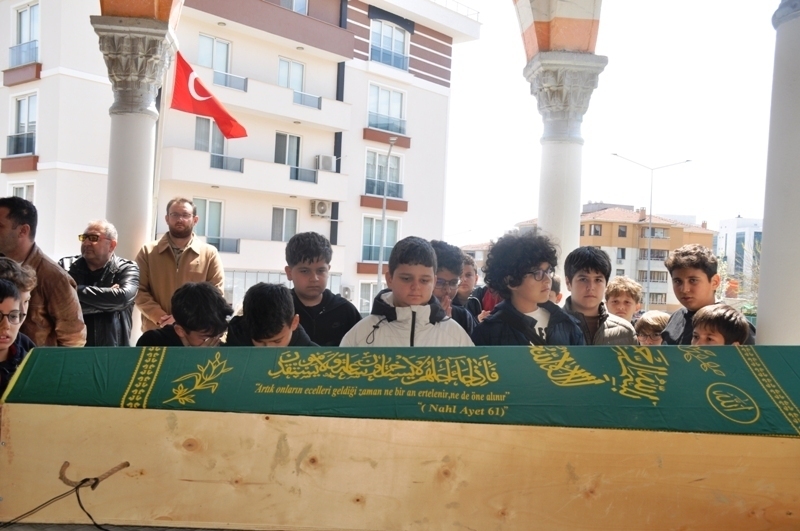 Duman Nazlıgül Gözyaşlarıyla Uğurlandı