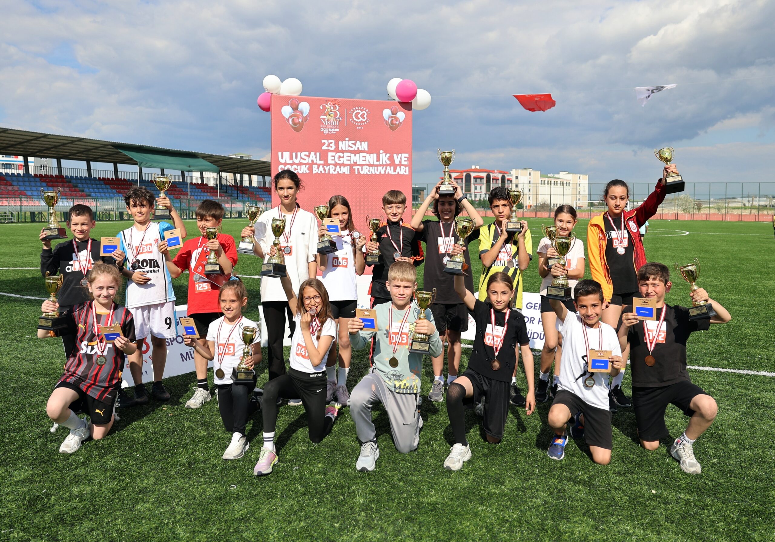 ATLETZİM YARIŞMALARI NEFES KESTİ