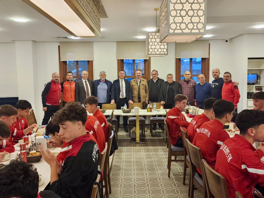 Başkan Sarıkurt, Maç Öncesinde Sporcularla Bir Arada