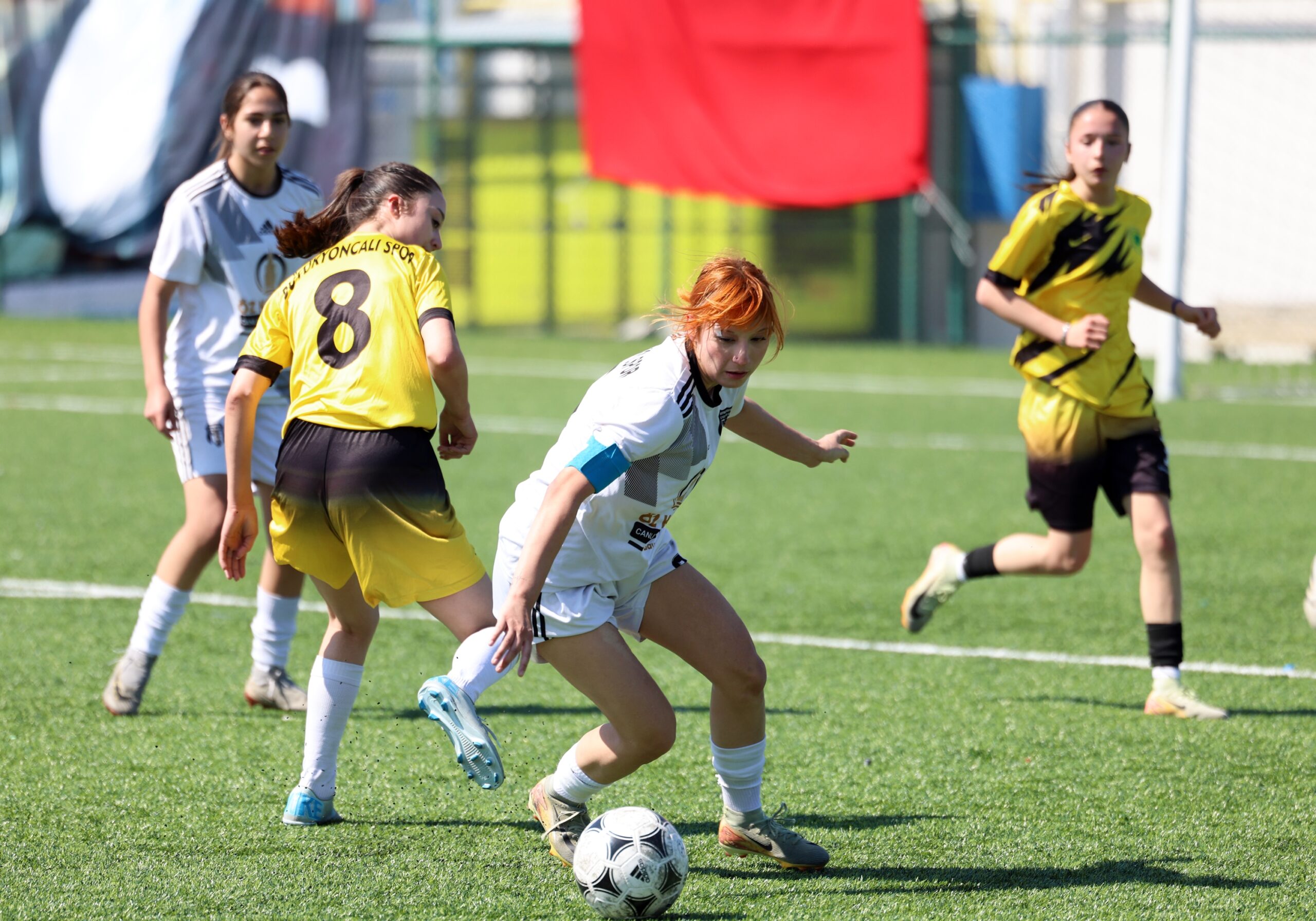 HEYECAN BİR AN OLSUN DÜŞMEDİ