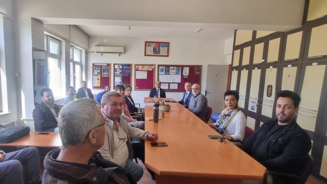 İlçe Milli Eğitim Müdürü Fahri Kırmızı İlçemiz Tev Mübeccel Albay Şerafettin Gezgiç Mesleki Eğitim Merkezini Ziyaret Etti