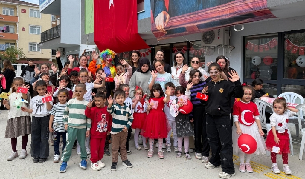 KAPAKLI'DA "23 NİSAN ÇOCUK ŞENLİĞİ" İLE COŞKULU KUTLAMA