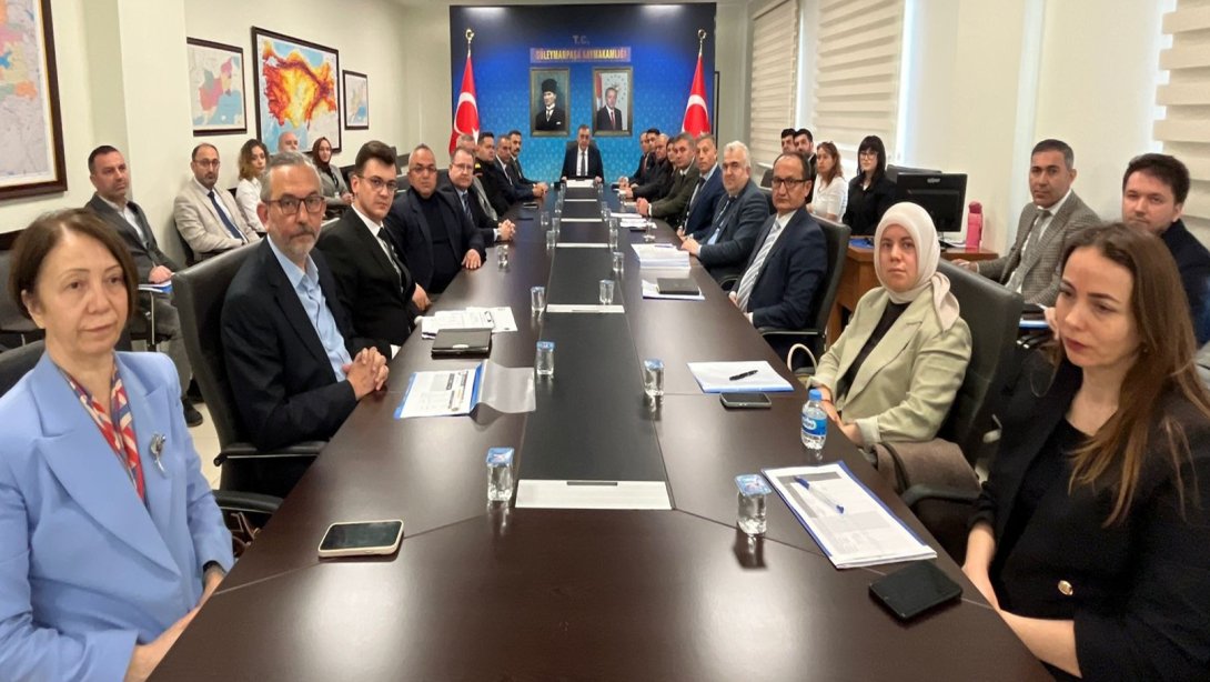 Kaymakamımız Sayın Mahmut Nedim TUNÇER başkanlığında, komisyon üyelerinin katılımıyla Bağımlılık ile Mücadele İlçe Koordinasyon Kurulu Toplantısı...