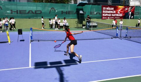Minik Raketler Çocuk Bayramı İçin Korta Çıktı