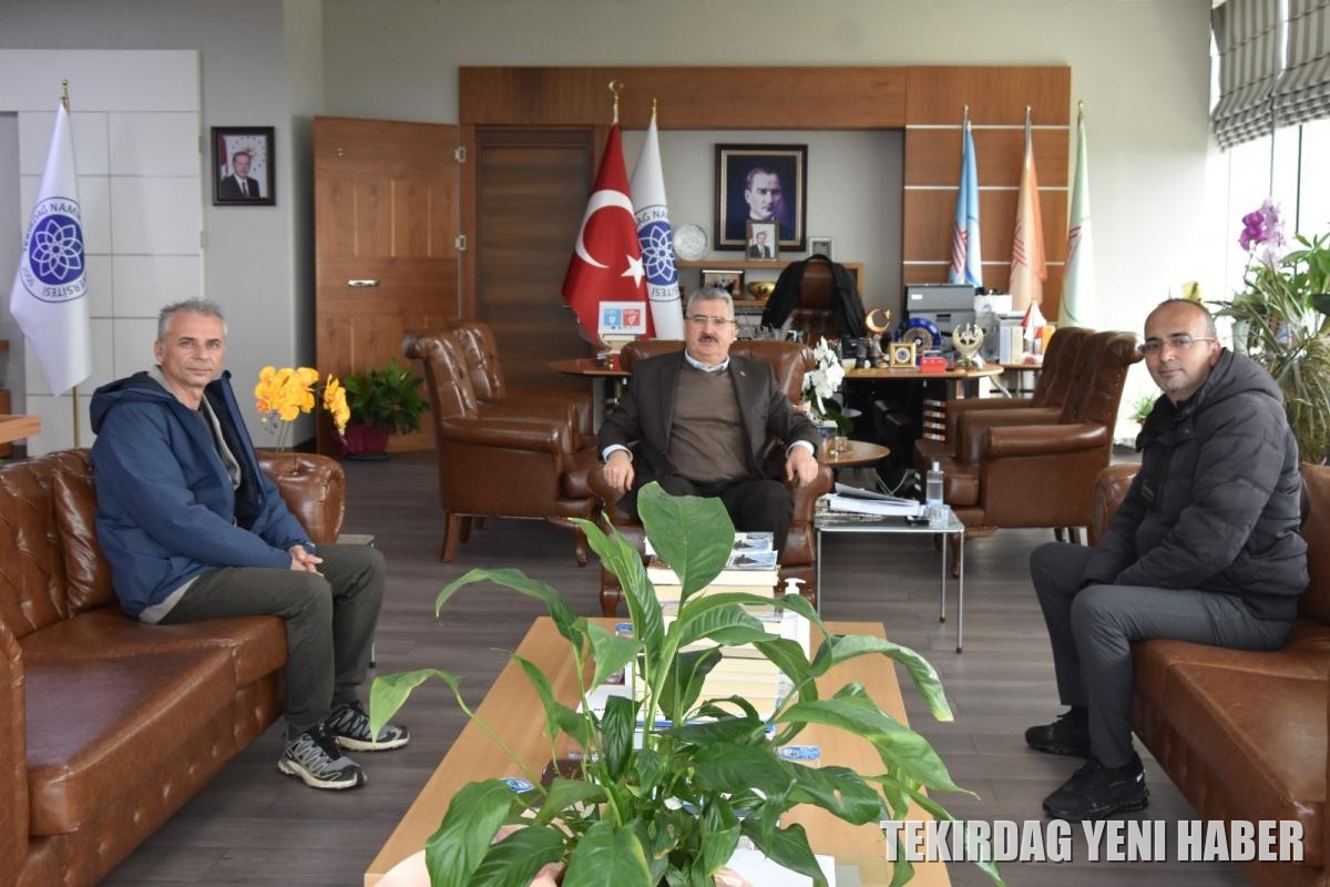 NAMIK KEMAL ÜNİVERSİTESİ REKTÖRÜNE BİYOLOJİ BÖLÜMÜ ÖĞRETİM ÜYELERİNDEN ZİYARET