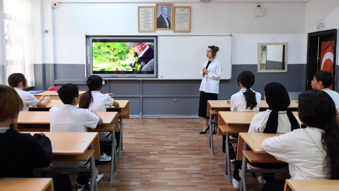 Öğretmenlerin İl İçi İsteğe Bağlı Yer Değiştirme Duyurusu Yayımlandı