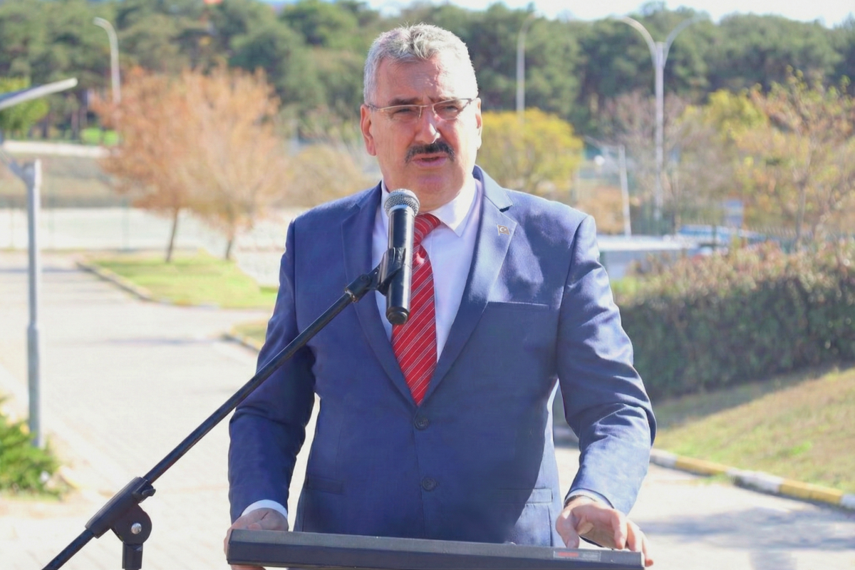 Rektörümüz Prof. Dr. Mümin ŞAHİN’in 23 Nisan Ulusal Egemenlik ve Çocuk Bayramı Kutlama Mesajı