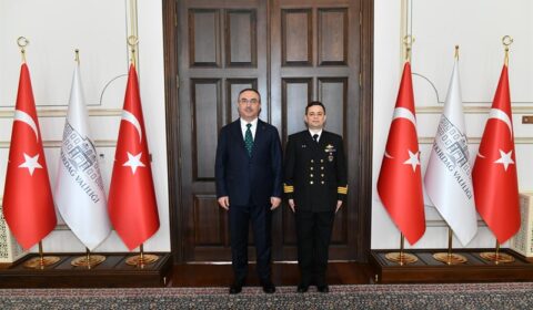 TCG ENEZ Gemisi Kaptanı Erdem Vali Soytürk’ü Ziyaret Etti