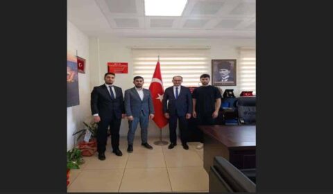 TÜGVA Süleymanpaşa İlçe Temsilcisi Hüseyin Kaya ile birlikte İlçe Teşkilat Sorumluları Hüseyin Kocabey ve Sercan Soydan İlçe Milli Eğitim Müdürü Fahri Kırmızı'yı Ziyaret Etti