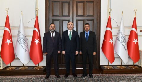 Türkiye Tüm Romanlar Konfederasyonu Genel Başkanı Vali Soytürk’ü Ziyaret Etti