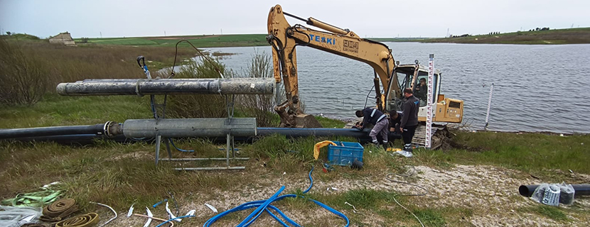 TÜRKMENLİ GÖLETİ'NE YÜZER TERFİ İSTASYONU KURULDU