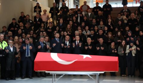 ÜNİVERSİTEMİZ FEN EDEBİYAT FAKÜLTESİ DR. ÖĞR. ÜYESİ TEVFİK SÜTÇÜ İÇİN TÖREN DÜZENLENDİ 02-04-2026