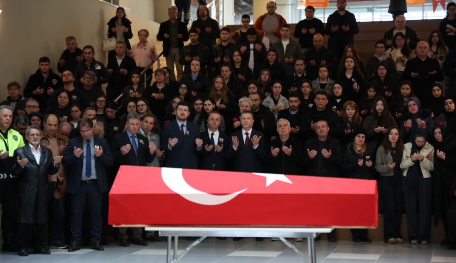 ÜNİVERSİTEMİZ FEN EDEBİYAT FAKÜLTESİ DR. ÖĞR. ÜYESİ TEVFİK SÜTÇÜ İÇİN TÖREN DÜZENLENDİ 02-04-2026