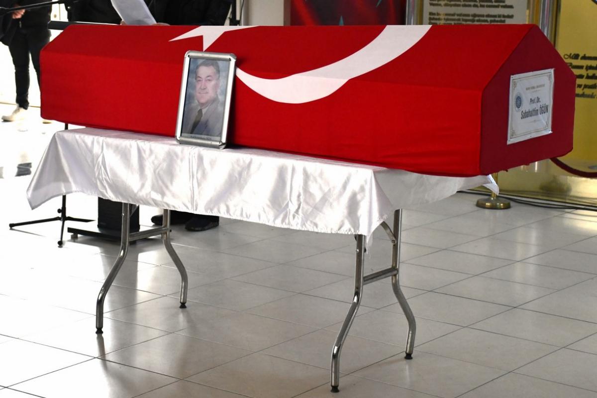 ÜNİVERSİTEMİZ ZİRAAT FAKÜLTESİ ESKİ DEKANLARINDAN PROF. DR. SABAHATTİN ÖĞÜN İÇİN CENAZE TÖRENİ DÜZENLENDİ