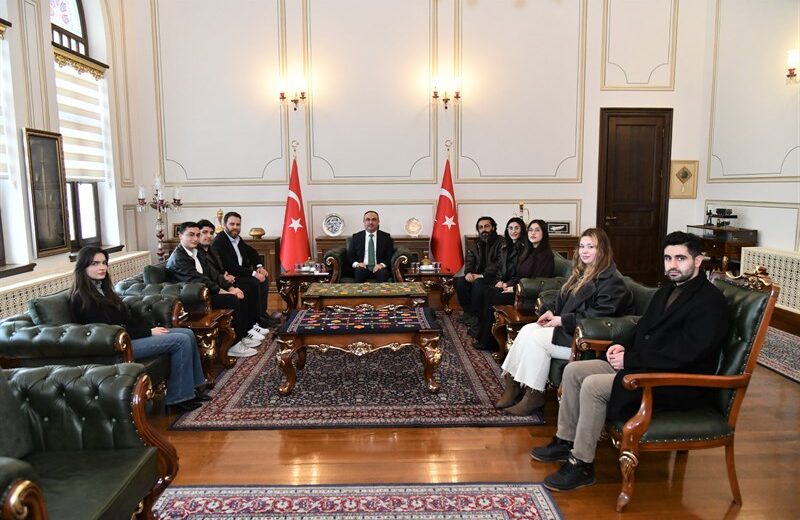 Vali Soytürk TNKÜ Tarih Topluluğu Başkan ve Üyelerini Kabul Etti