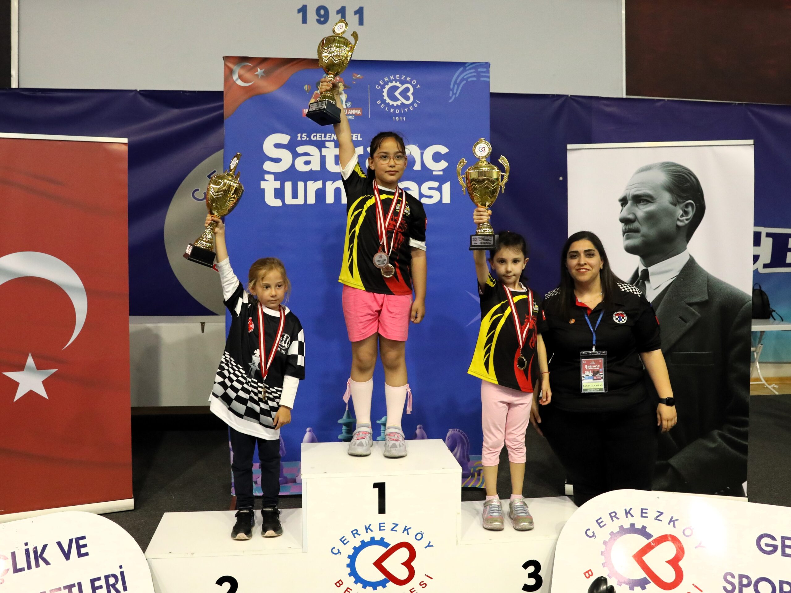 15. GELENEKSEL SATRANÇ TURNUVASI ÖDÜL TÖRENİ YAPILDI