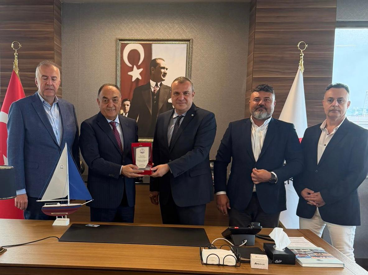 Cey Holding Yönetim Kurulu Başkanı Ali AVCI’ ya plaket takdim edildi