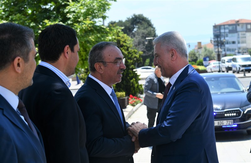 Bakan Bolat Vali Soytürk'ü Ziyaret Etti