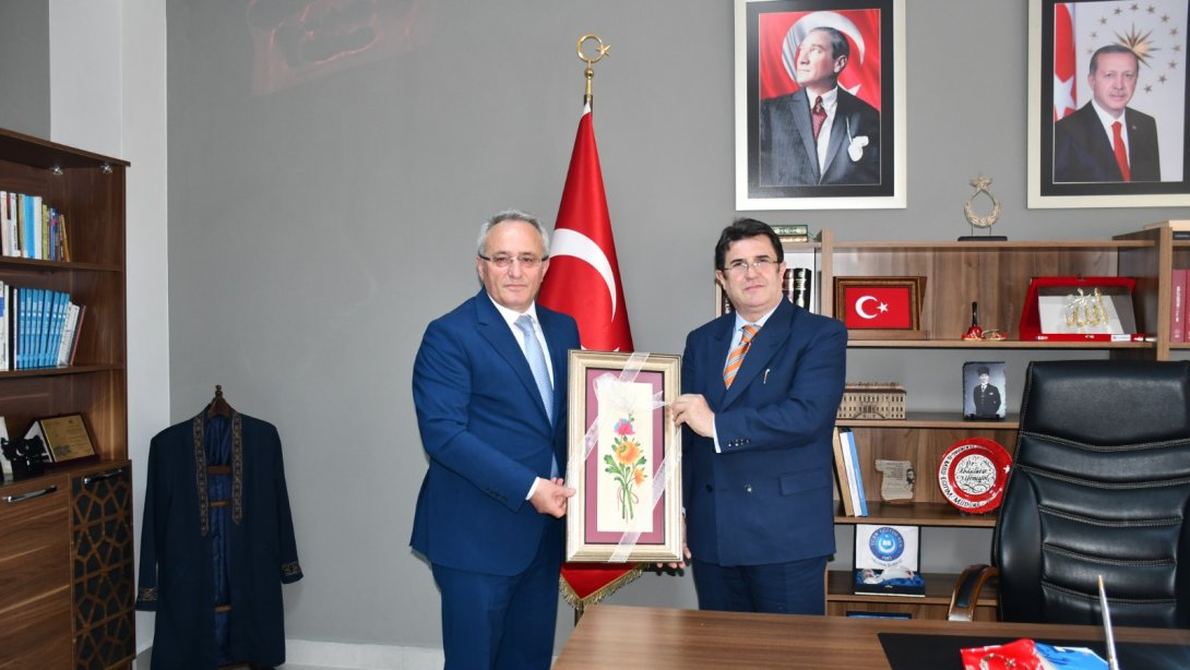 Edirne İl Millî Eğitim Müdürü Dr. Ahmet Alireisoğlu'ndan Dr. Aziz Yeniyol'a Nezaket Ziyareti