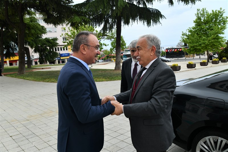 Emekli Vali Büyük Vali Soytürk’ü Ziyaret Etti